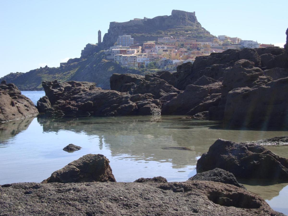 Grazioso Attico Vicino Alla Spiaggia E Al Centro Castelsardo Luaran gambar