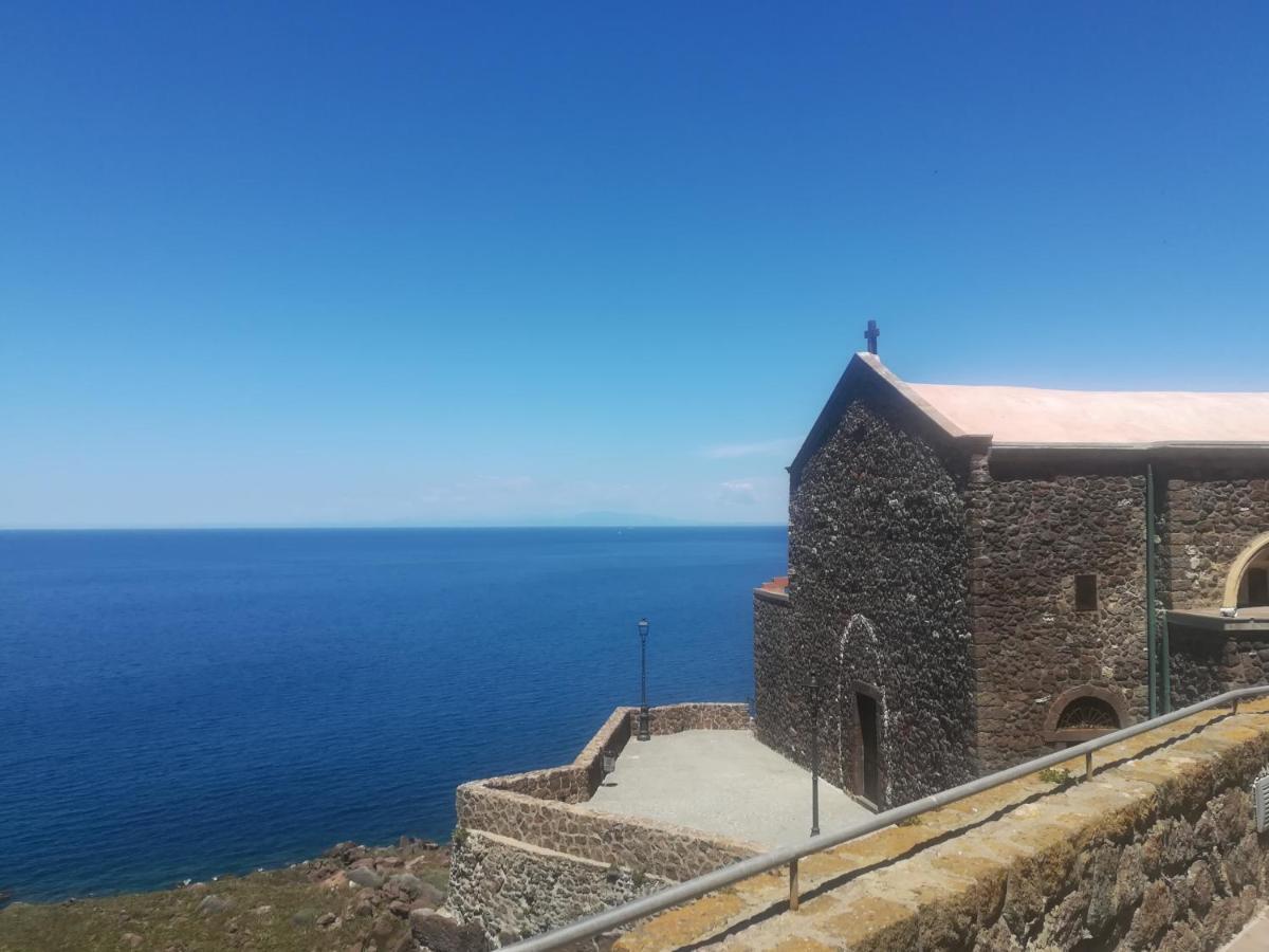 Grazioso Attico Vicino Alla Spiaggia E Al Centro Castelsardo Luaran gambar