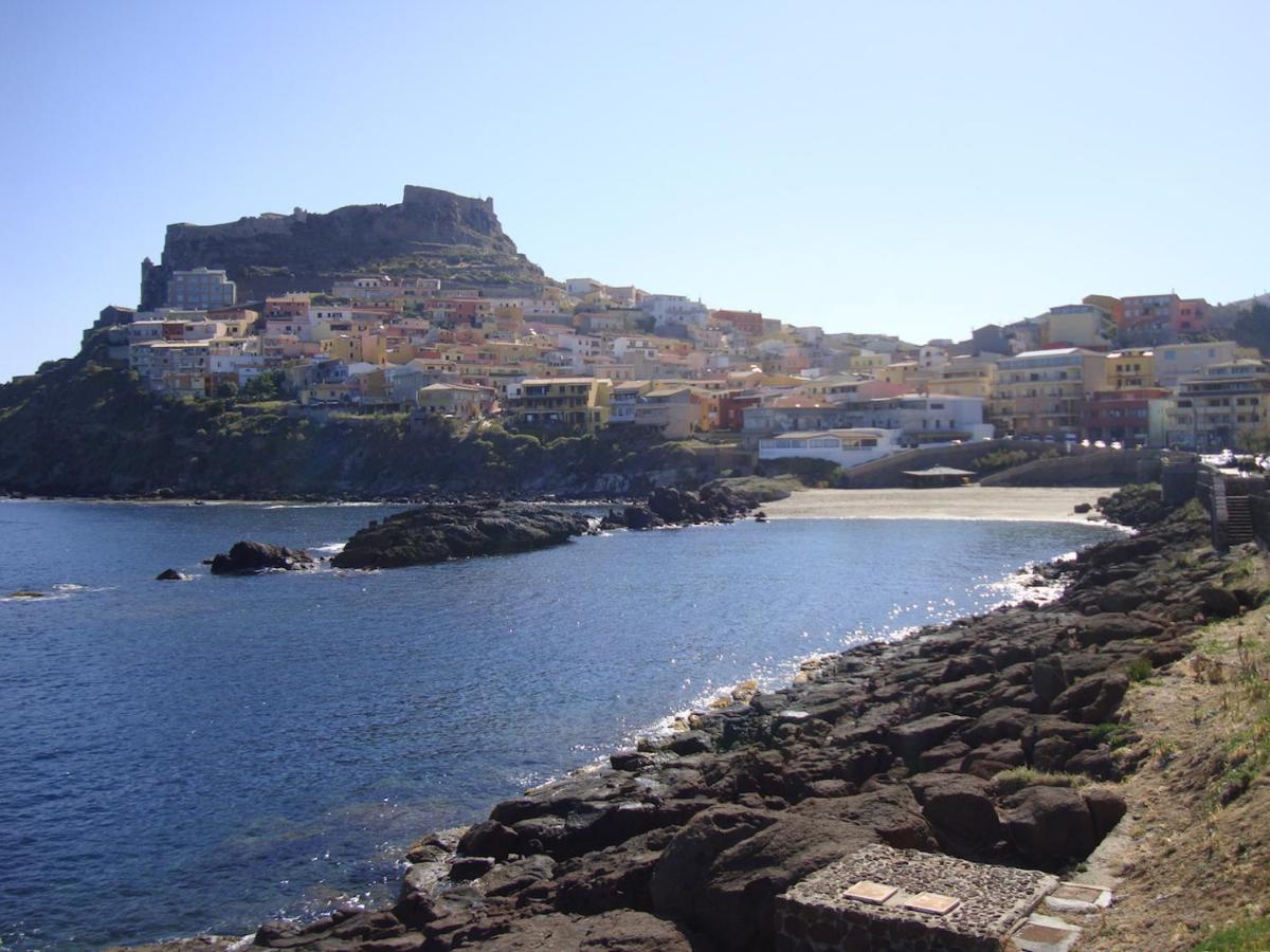 Grazioso Attico Vicino Alla Spiaggia E Al Centro Castelsardo Luaran gambar