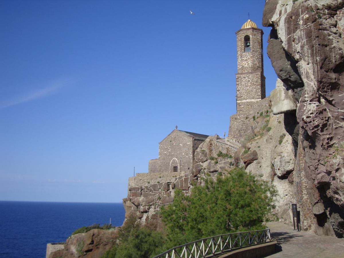 Grazioso Attico Vicino Alla Spiaggia E Al Centro Castelsardo Luaran gambar